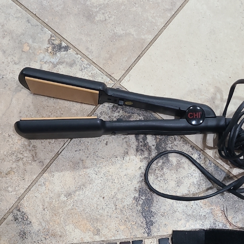 CHI Black and Gold Hair Straightener